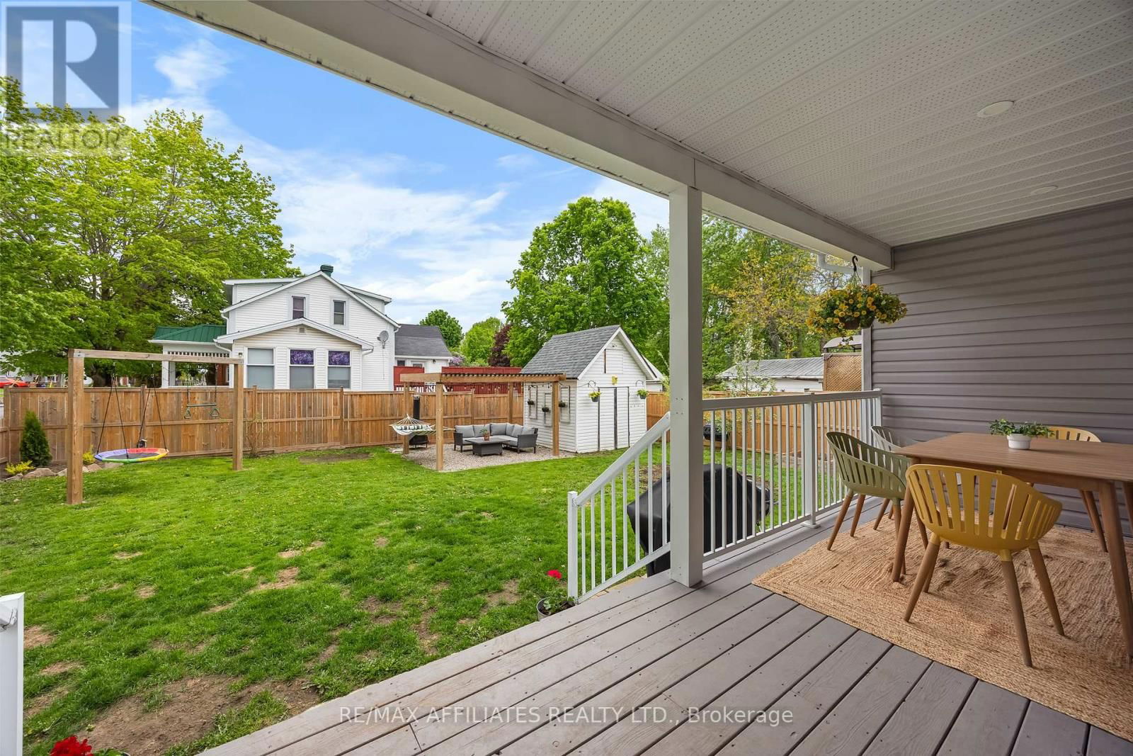 111 DRUMMOND STREET EAST Image 39
