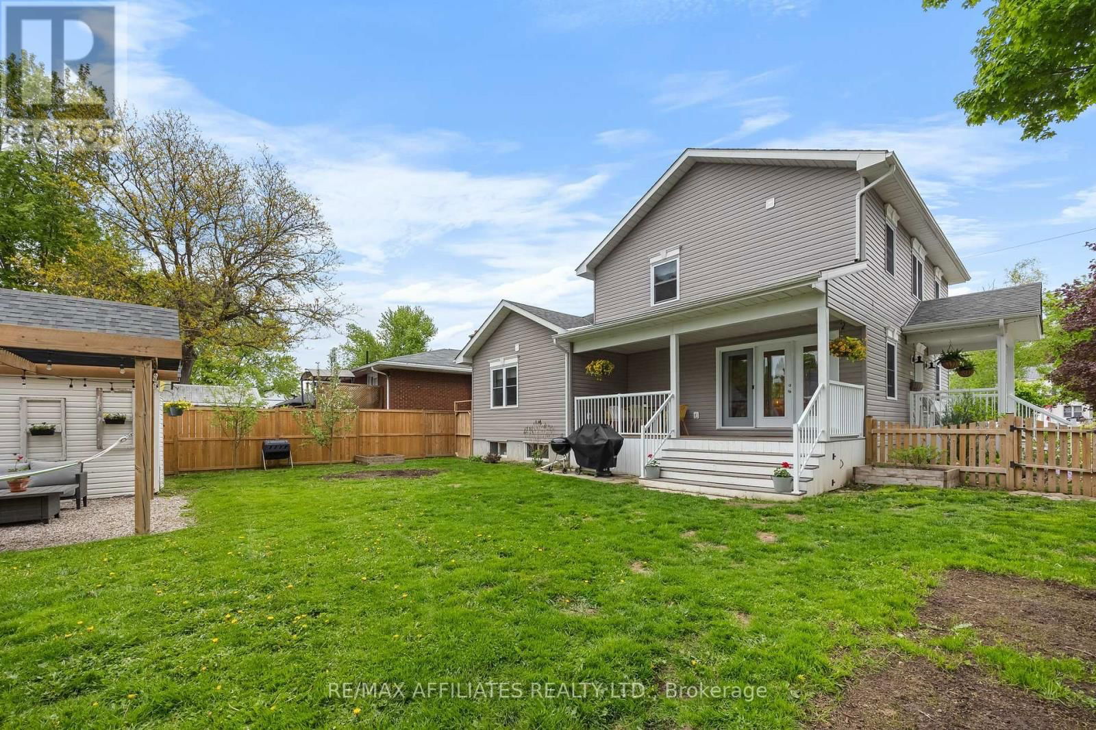 111 DRUMMOND STREET EAST Image 41