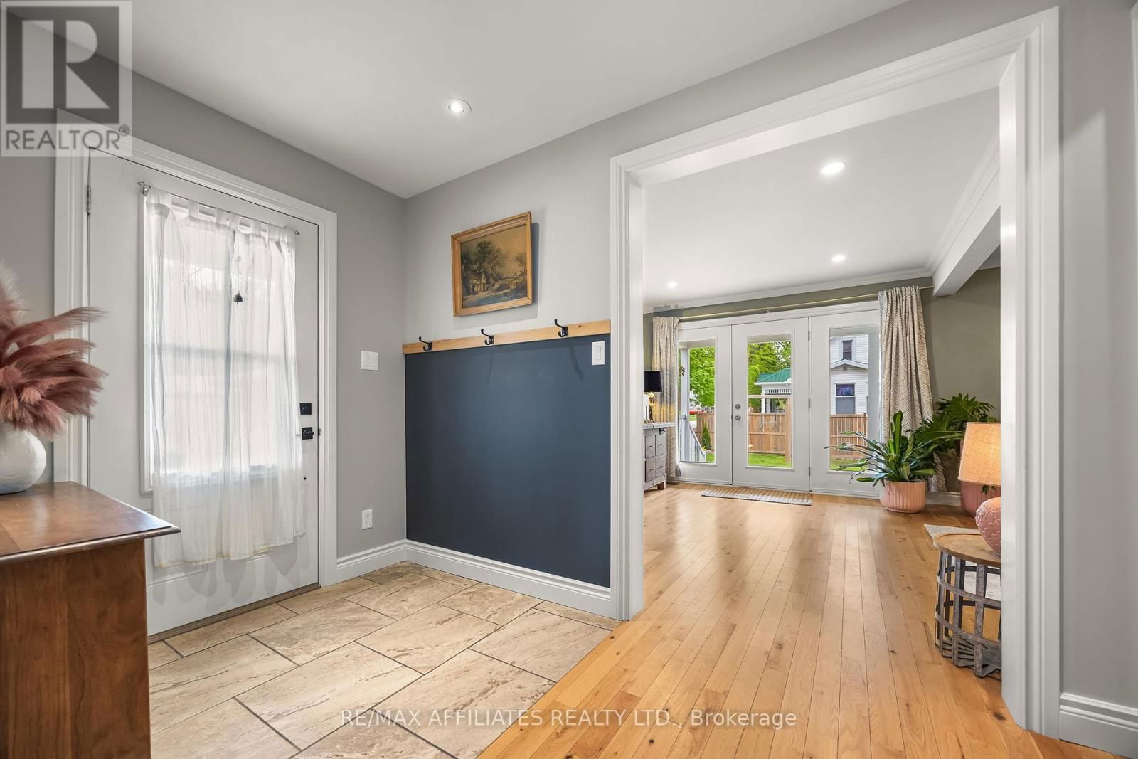 111 DRUMMOND STREET EAST Image 5