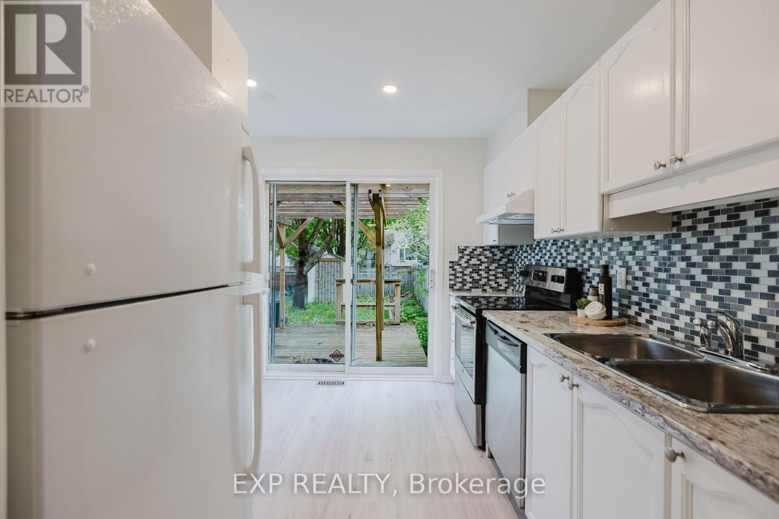 242 STONEWAY DRIVE Image 16