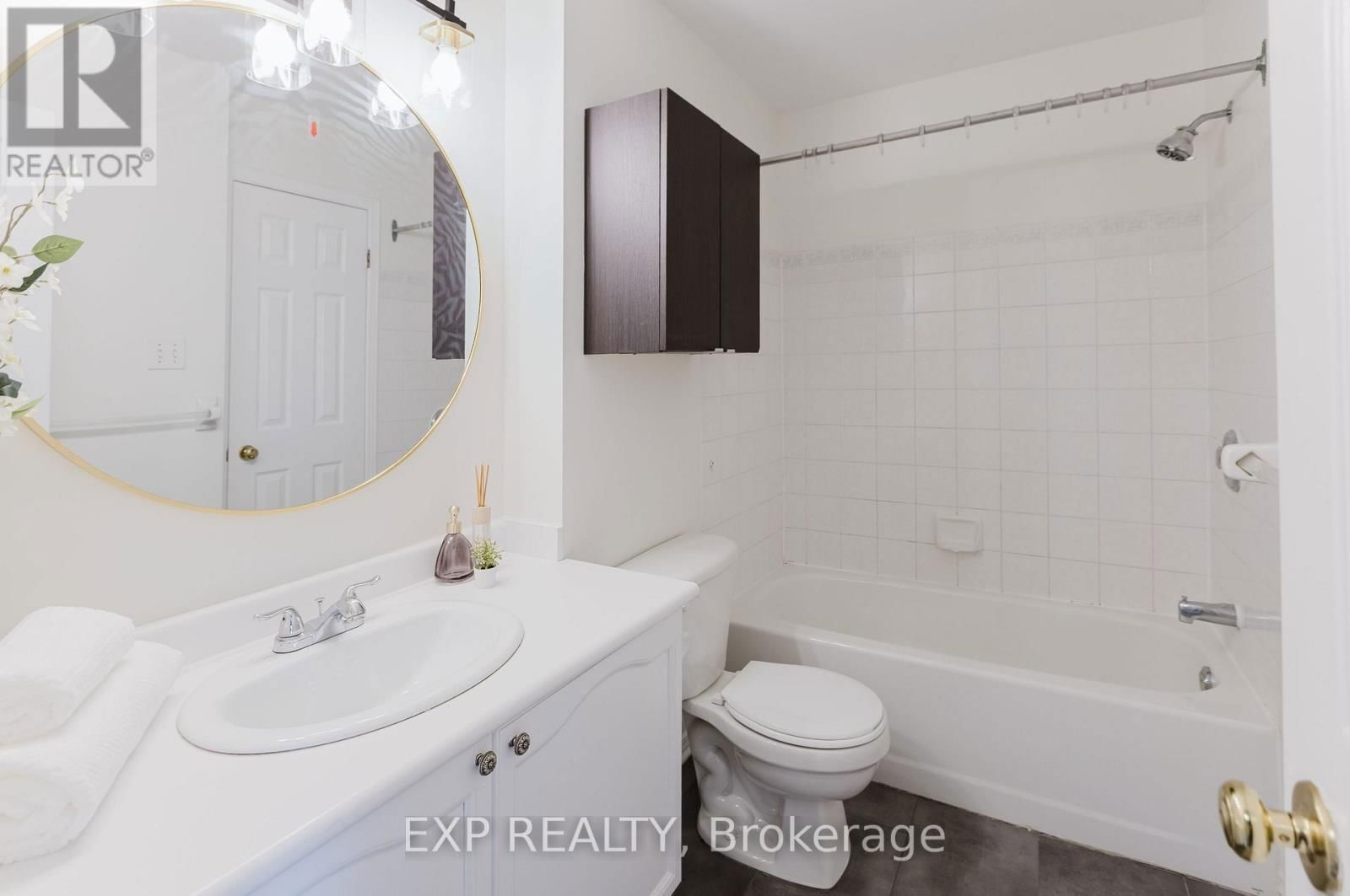 242 STONEWAY DRIVE Image 24