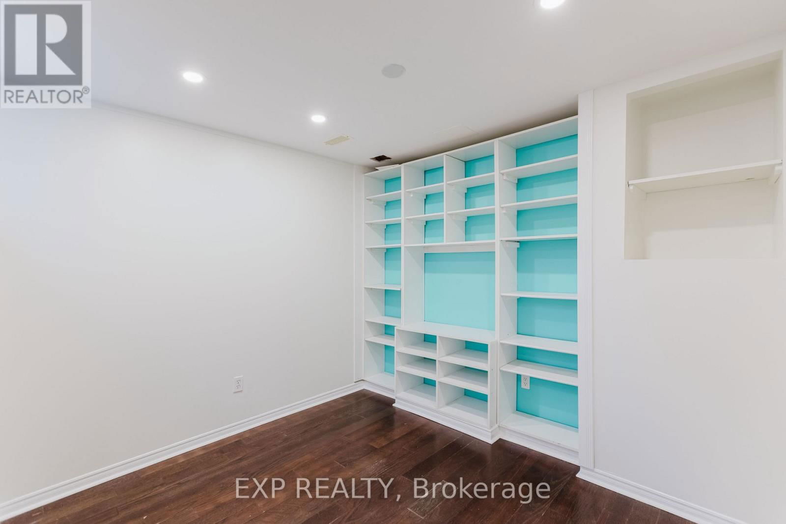 242 STONEWAY DRIVE Image 32