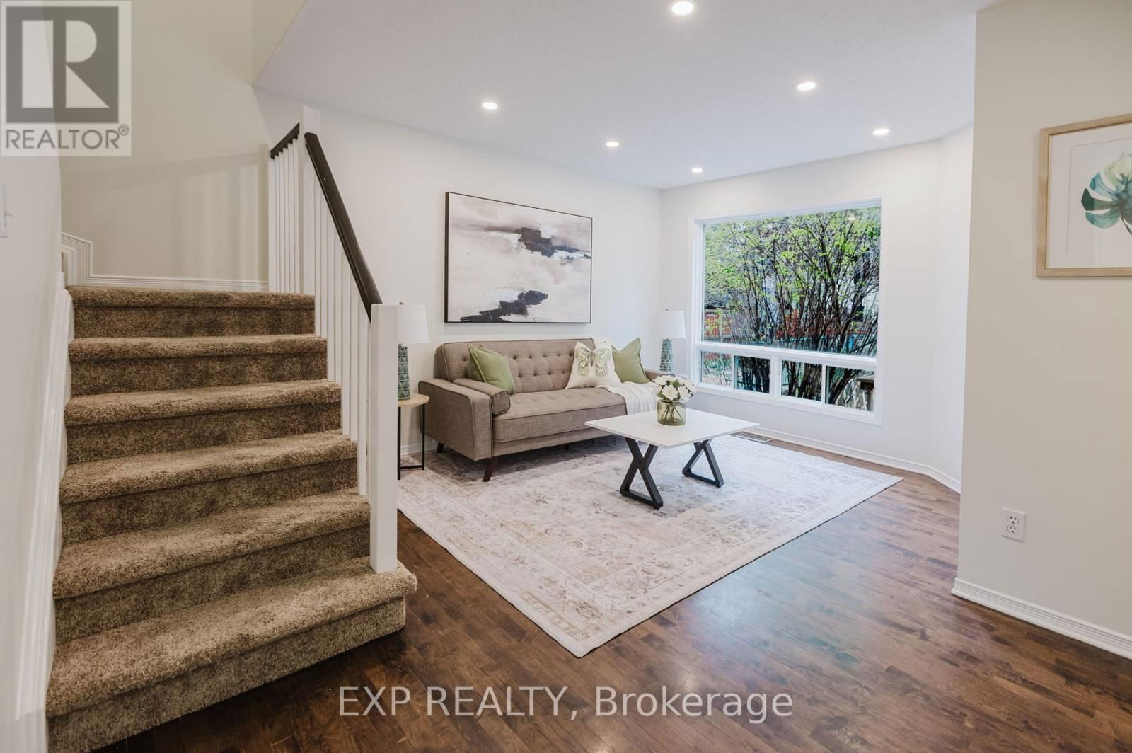 242 STONEWAY DRIVE Image 8