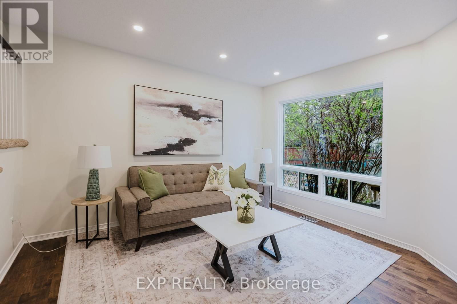 242 STONEWAY DRIVE Image 9
