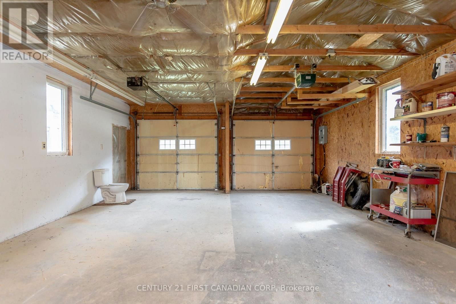 331 ERIE STREET Image 37