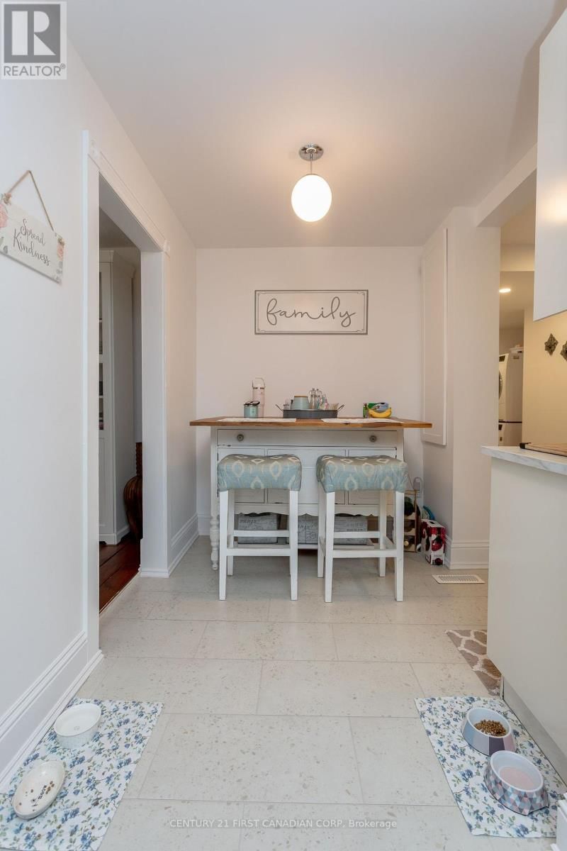 331 ERIE STREET Image 5