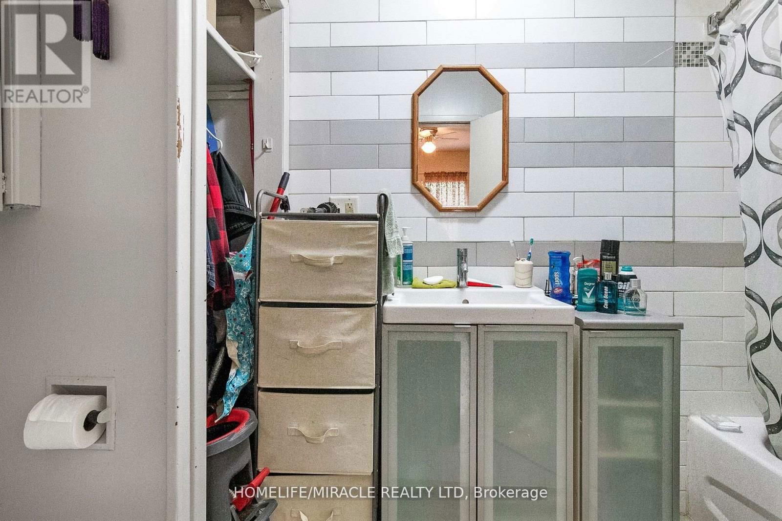 18 GRANDY ROAD Image 36
