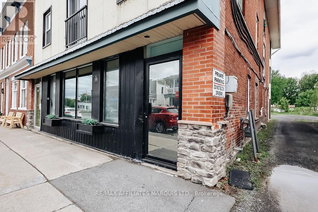 188 MILITARY ROAD SOUTH Image 3