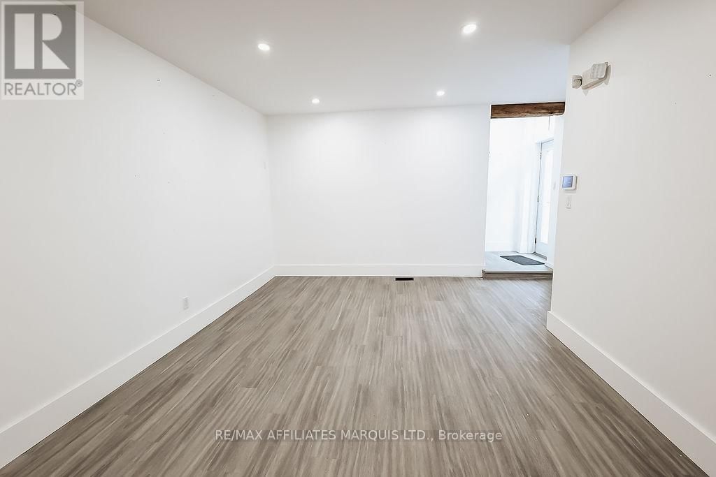 188 MILITARY ROAD SOUTH Image 34