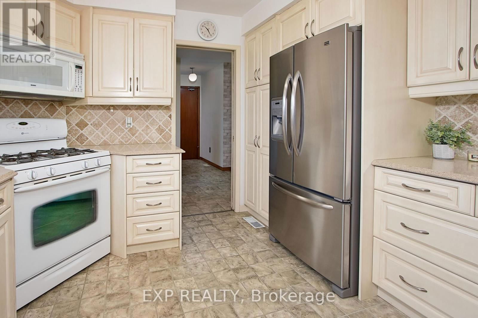 1265 GLADSTONE DRIVE Image 12