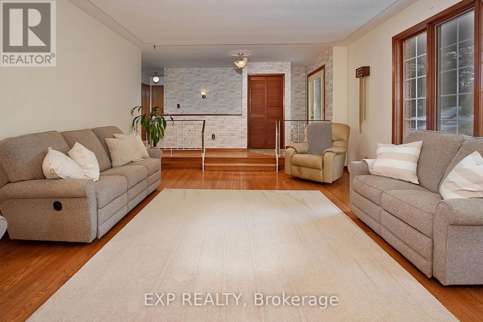 1265 GLADSTONE DRIVE Image 3