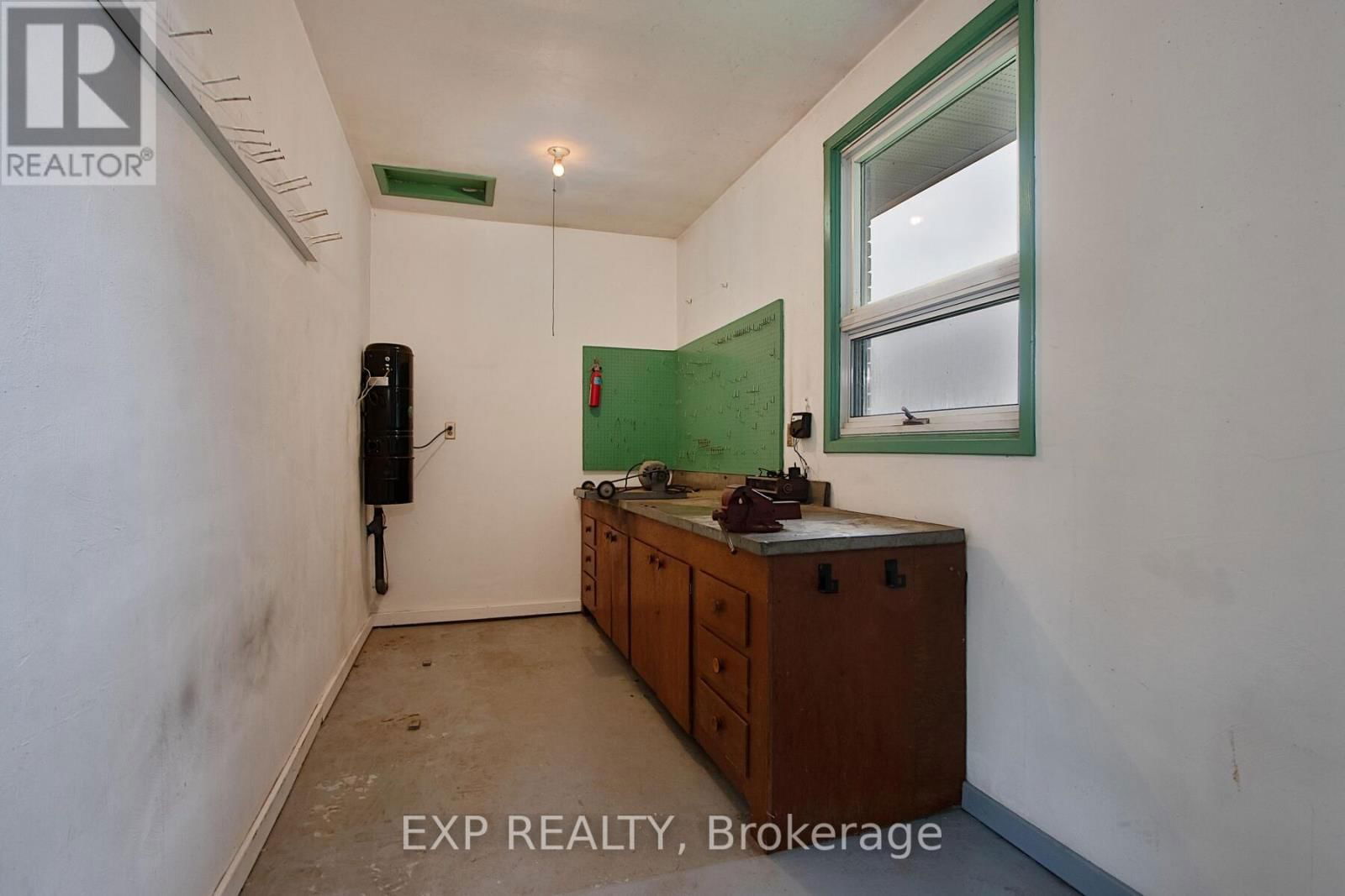 1265 GLADSTONE DRIVE Image 33