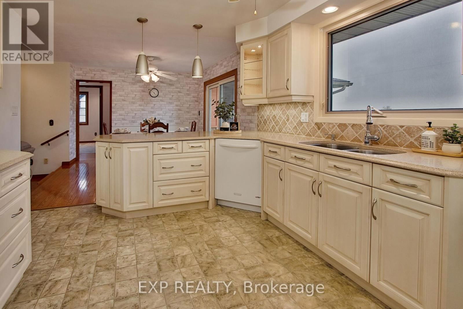 1265 GLADSTONE DRIVE Image 6