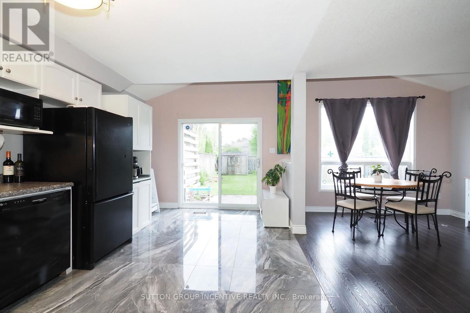 251 GREY FOX DRIVE Image 12