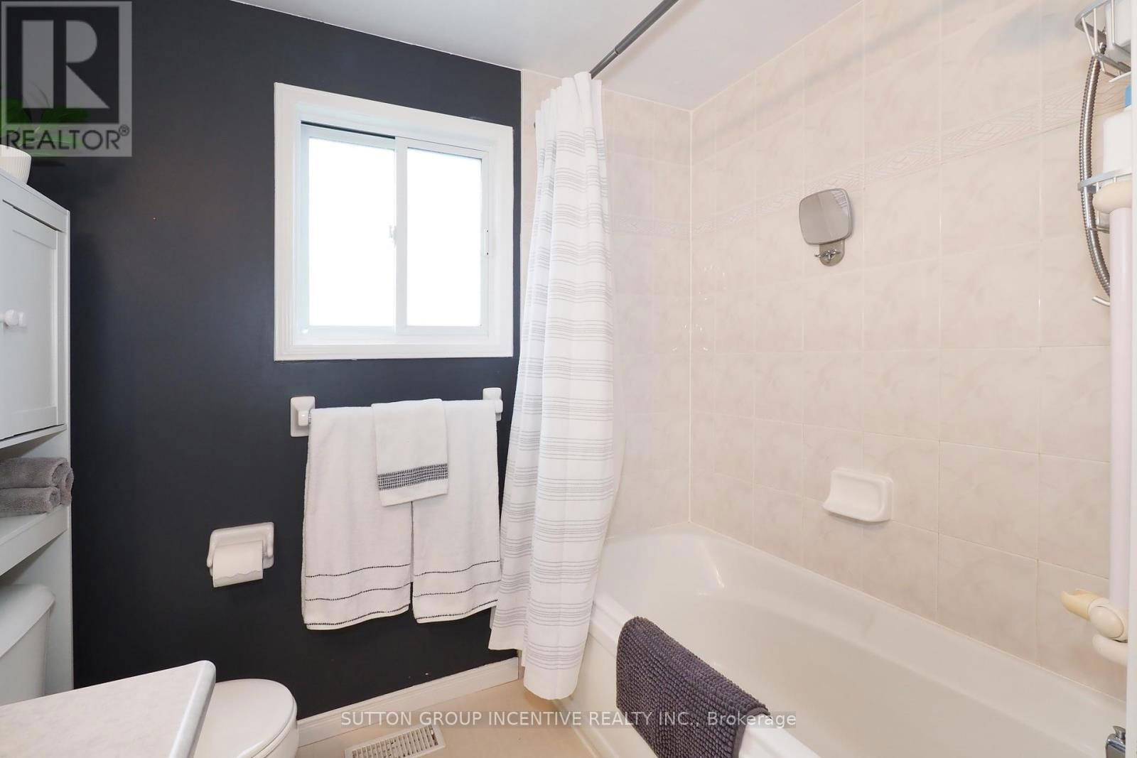 251 GREY FOX DRIVE Image 21