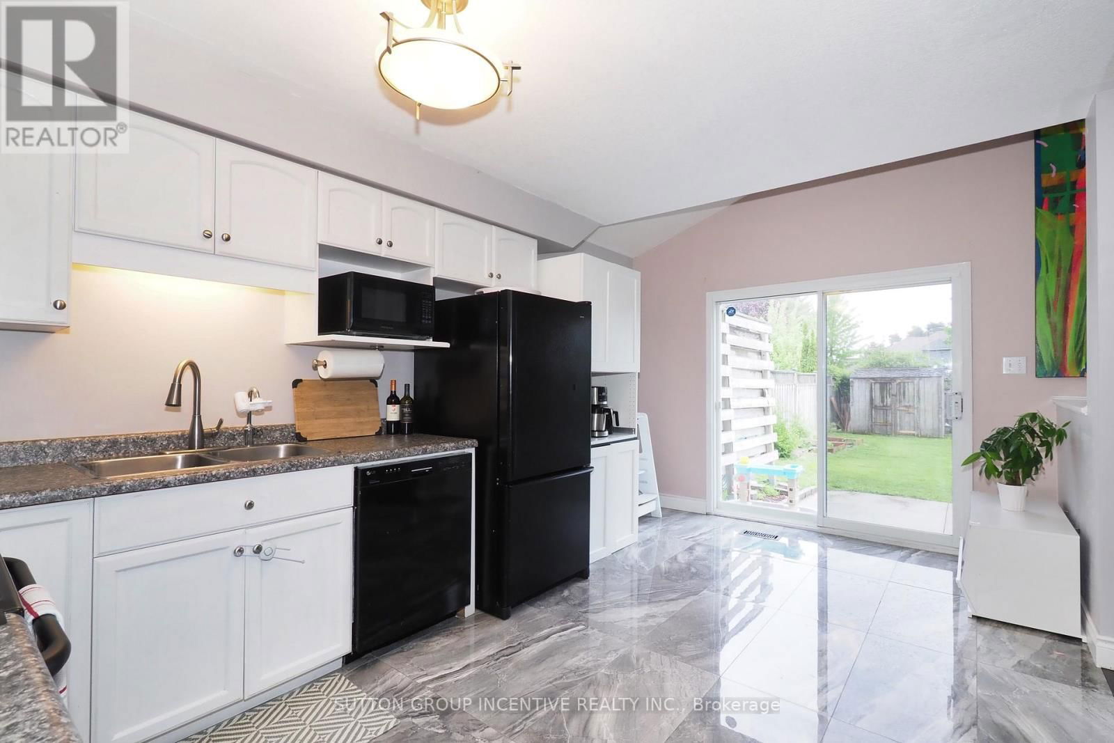 251 GREY FOX DRIVE Image 8