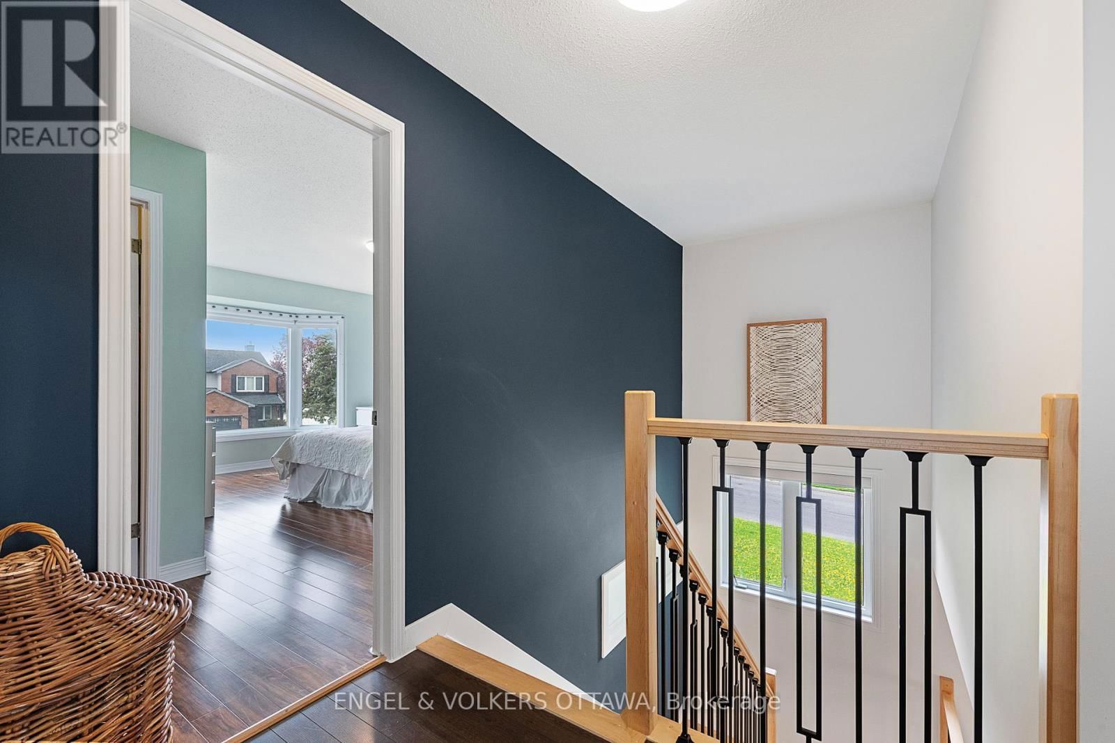 1798 TACHE WAY Image 16