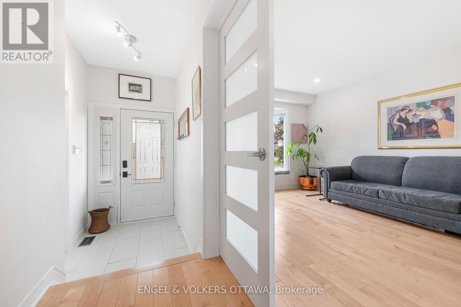 1798 TACHE WAY Image 3