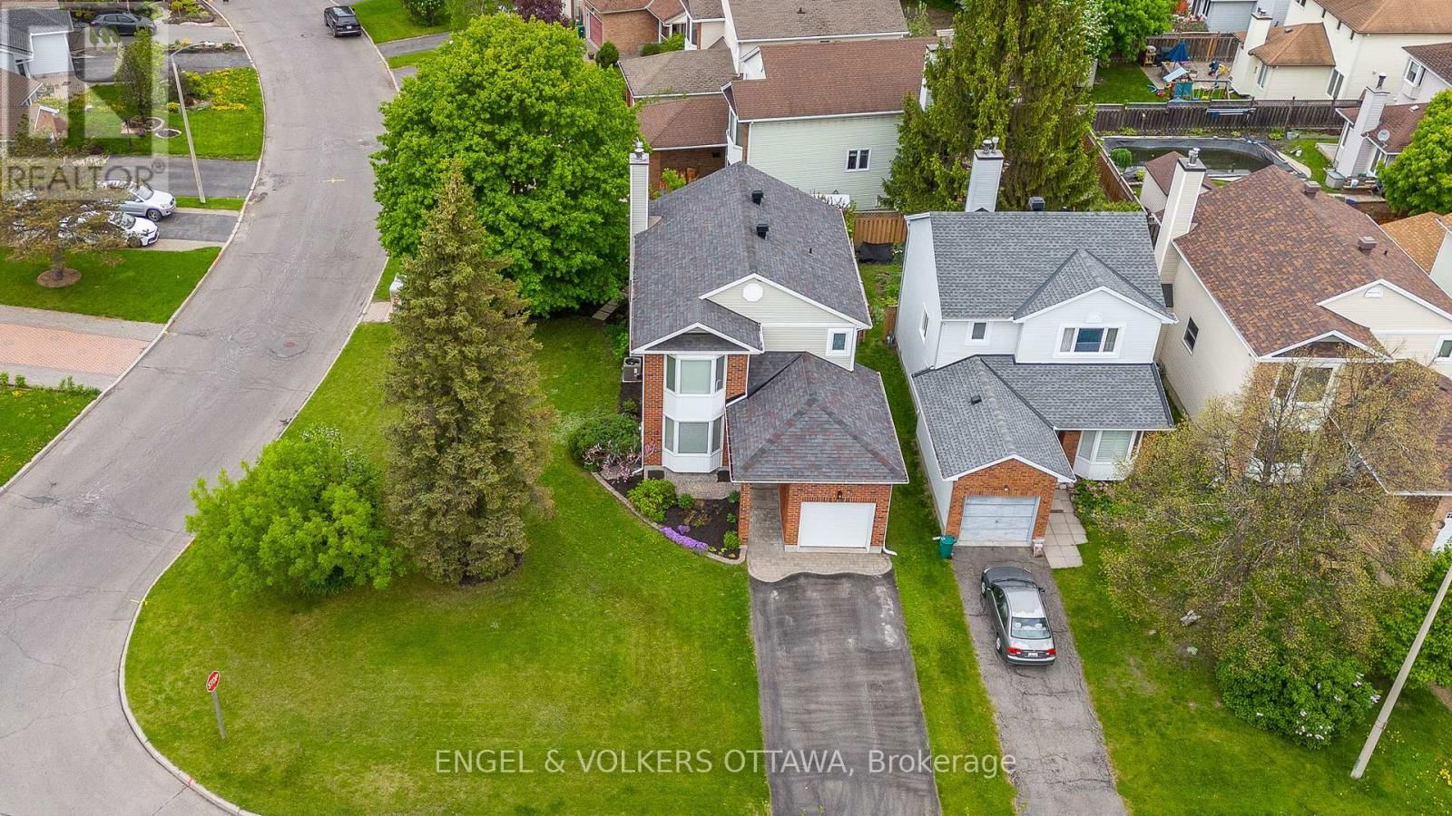 1798 TACHE WAY Image 35