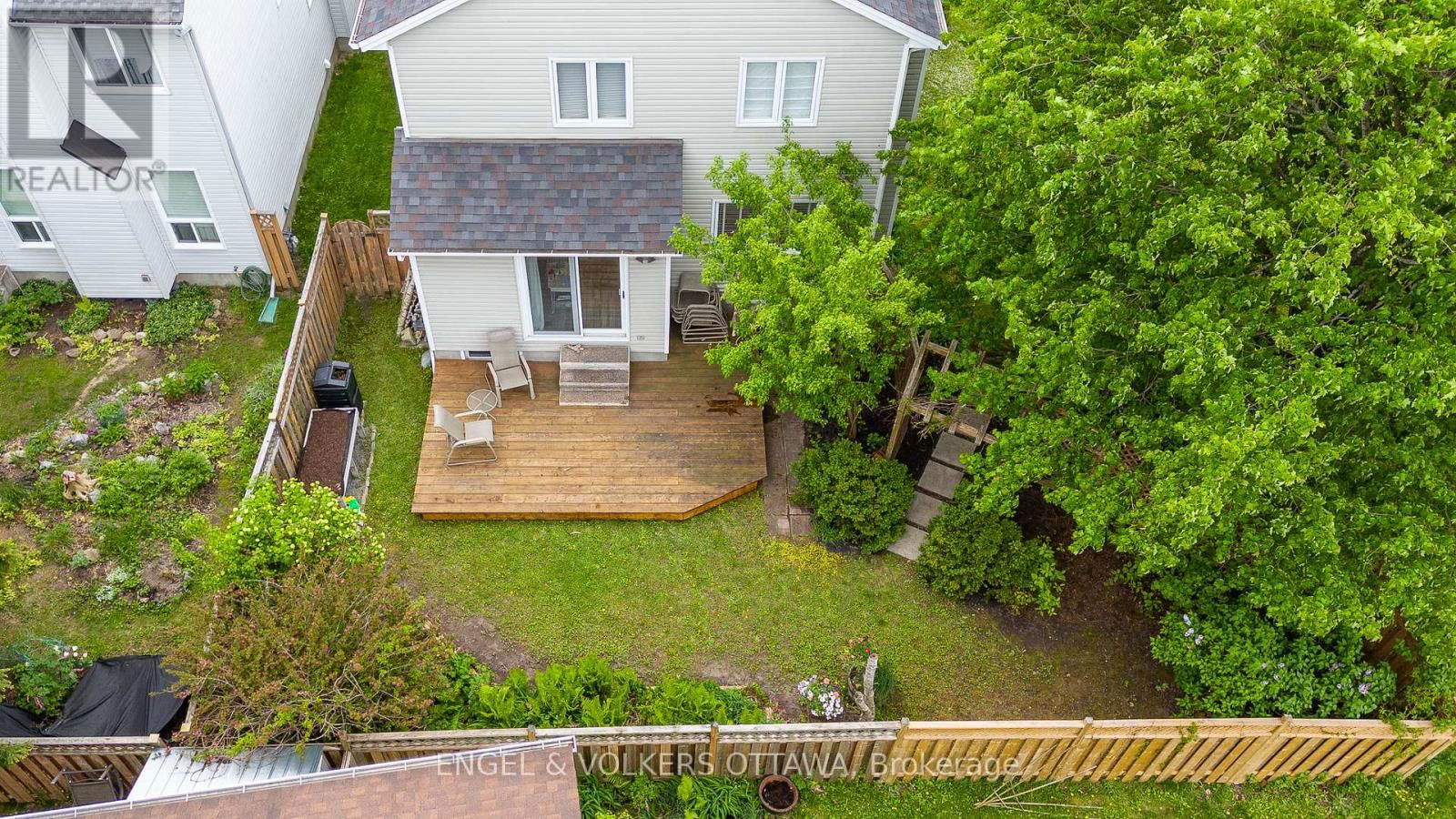 1798 TACHE WAY Image 37