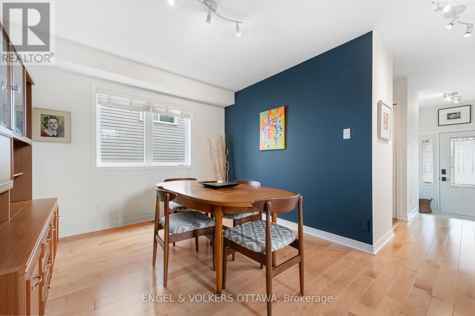 1798 TACHE WAY Image 9