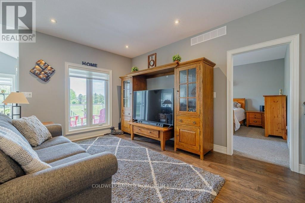 58 BUTLERS DRIVE NORTH Image 21