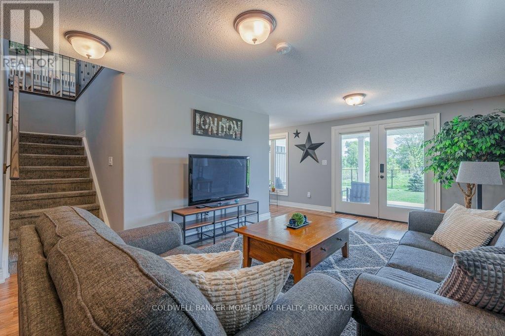58 BUTLERS DRIVE NORTH Image 27