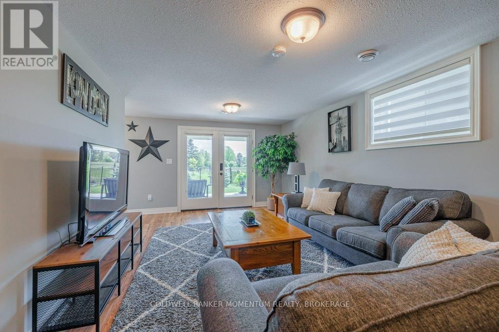 58 BUTLERS DRIVE NORTH Image 28