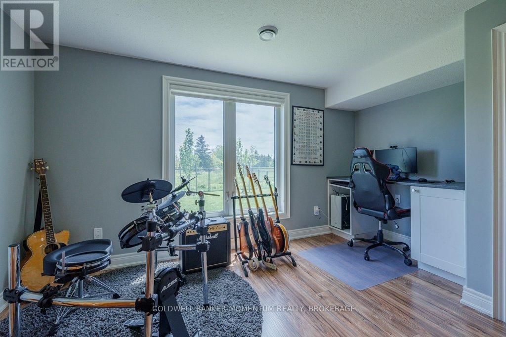 58 BUTLERS DRIVE NORTH Image 34