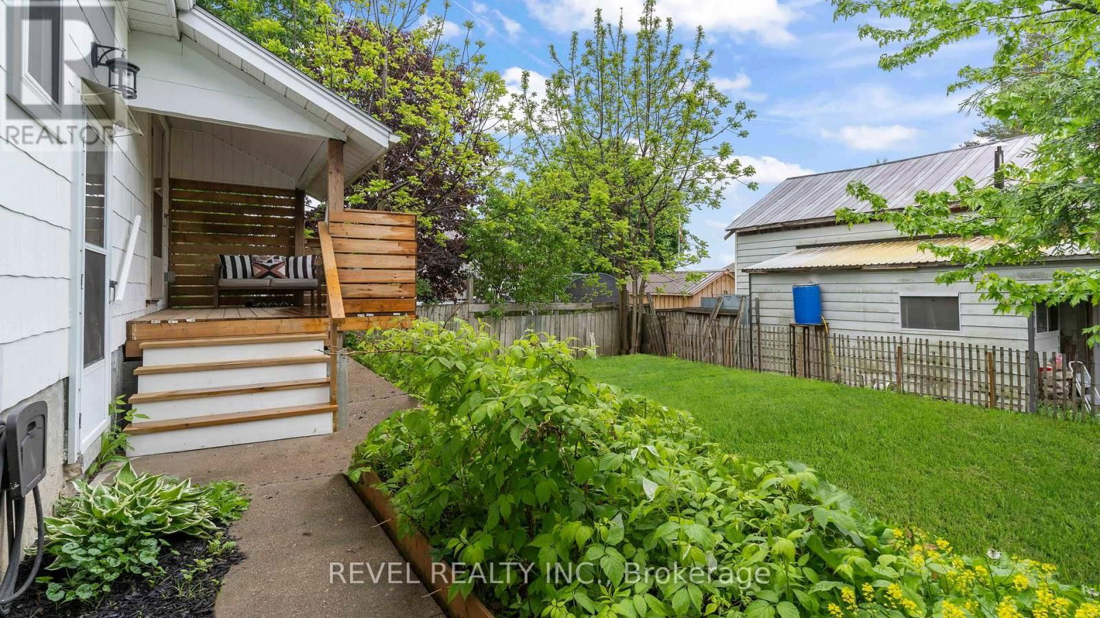 15 VICTORIA AVENUE EAST Image 44
