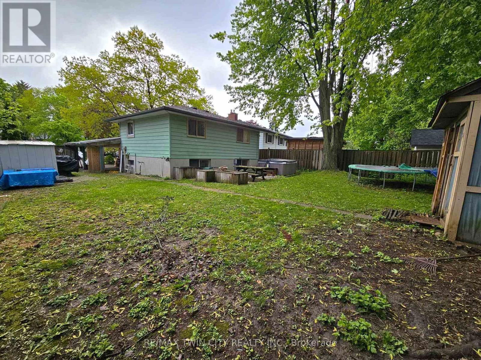 559 SPRUCEHILL AVENUE Image 14