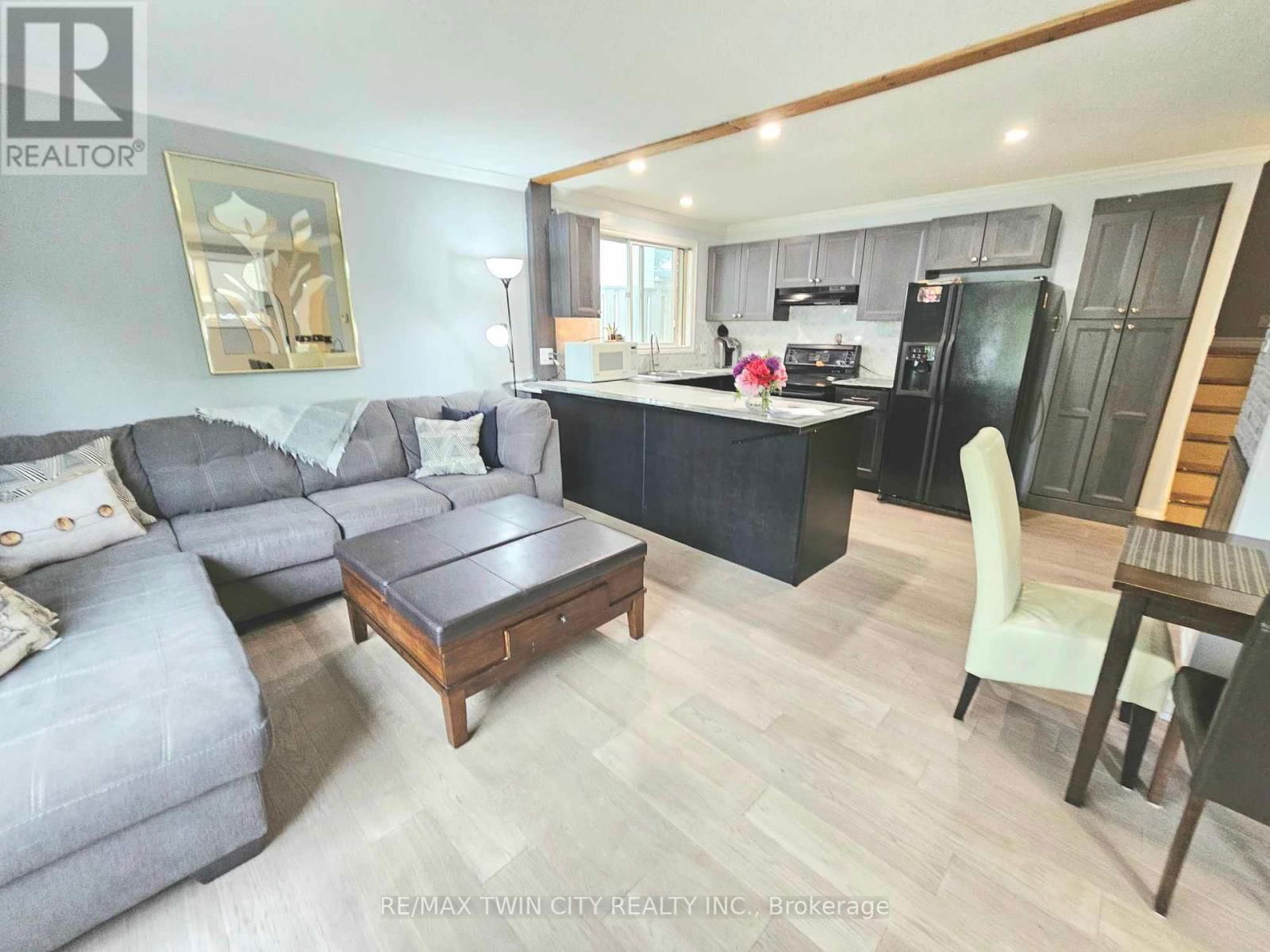 559 SPRUCEHILL AVENUE Image 5