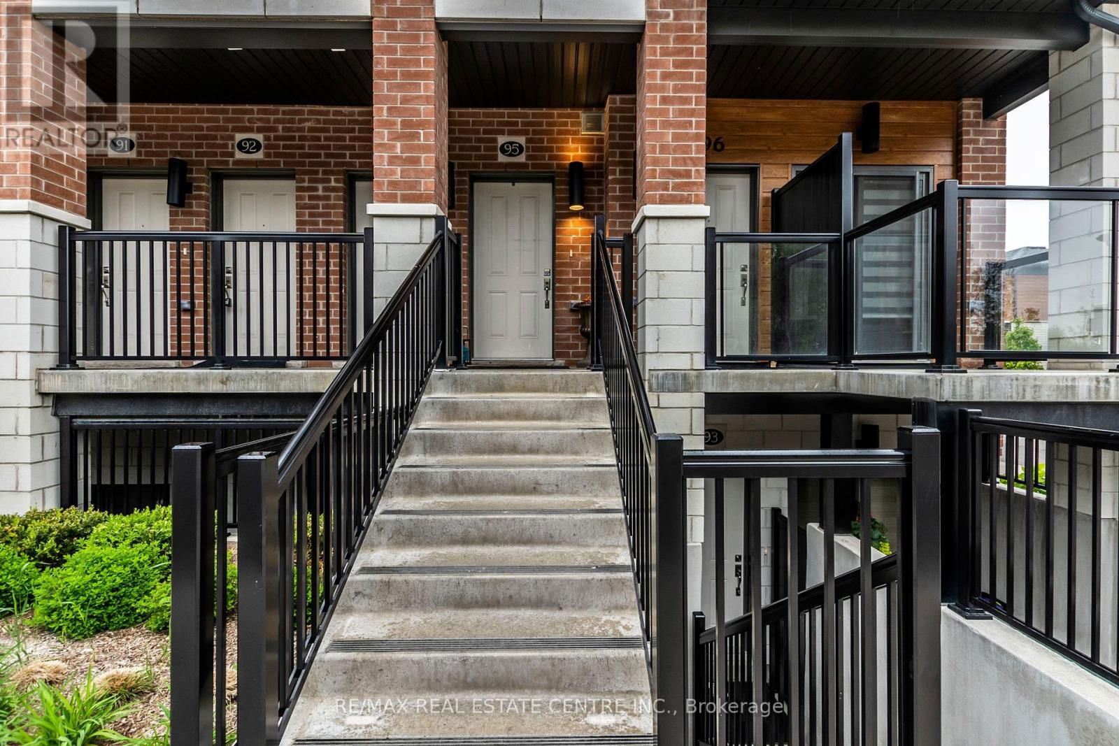 95 - 25 ISHERWOOD AVENUE Image 3