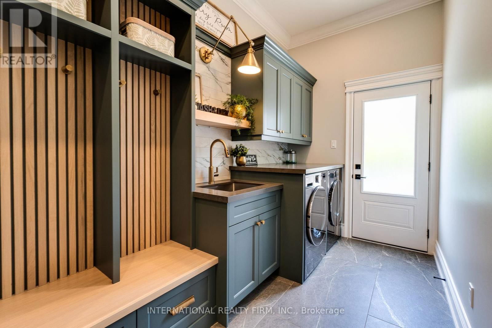 38 BRIAN BOULEVARD Image 20