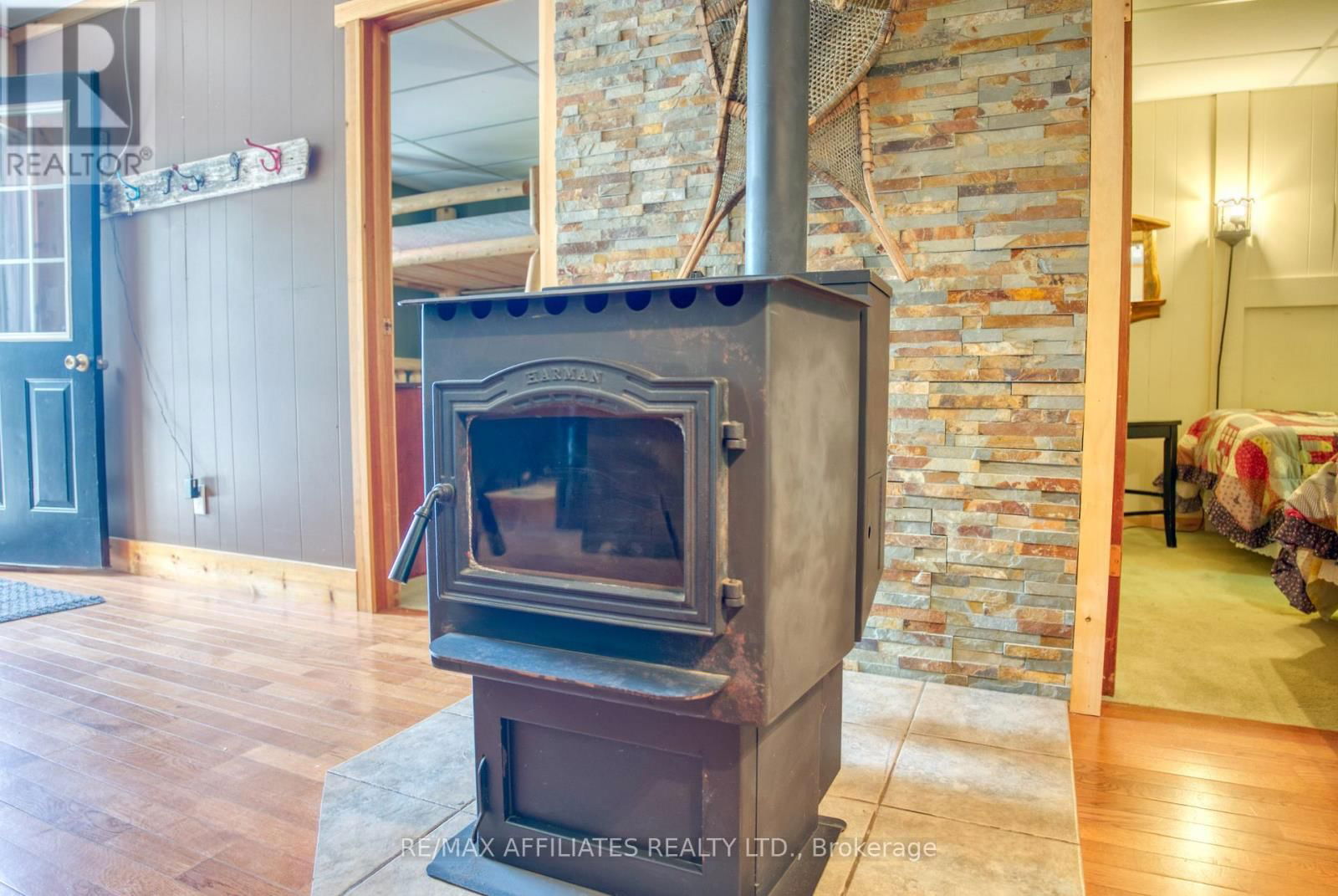 77 PINECREST LANE Image 12