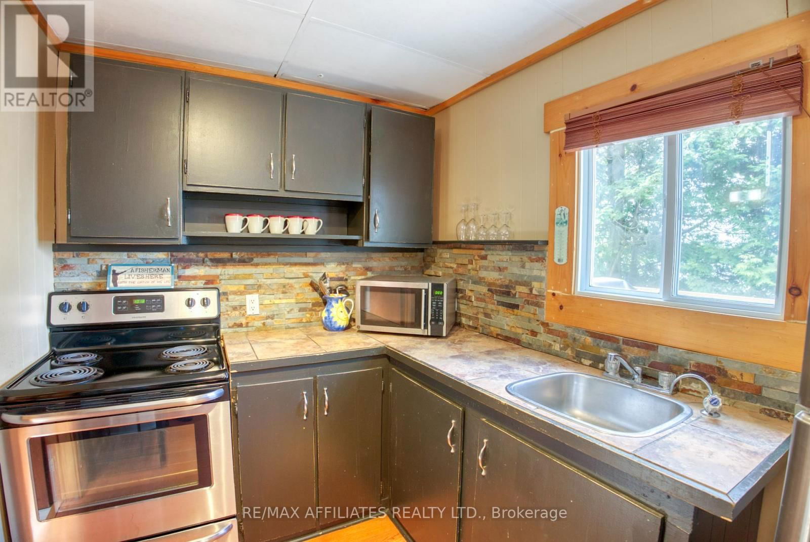 77 PINECREST LANE Image 14