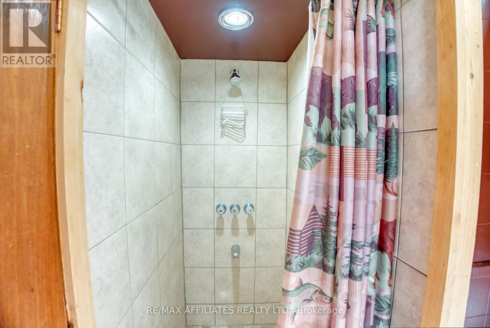 77 PINECREST LANE Image 16