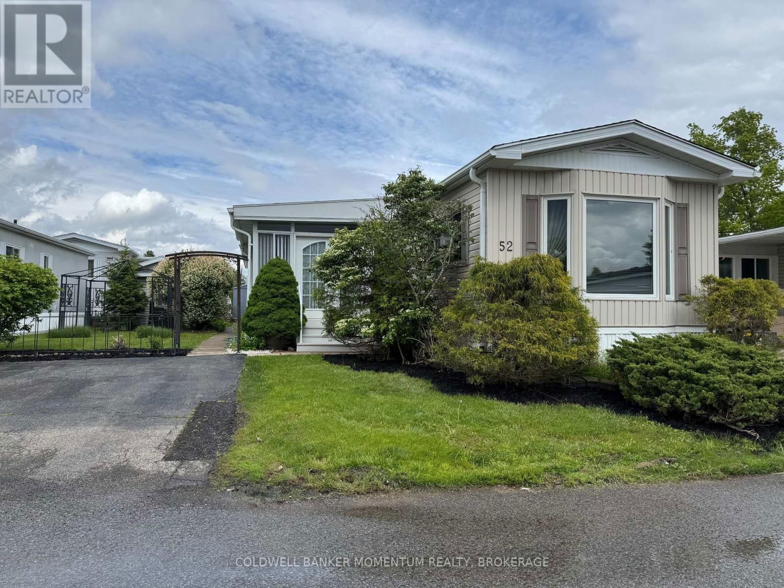 52 - 3033 TOWNLINE ROAD Image 1