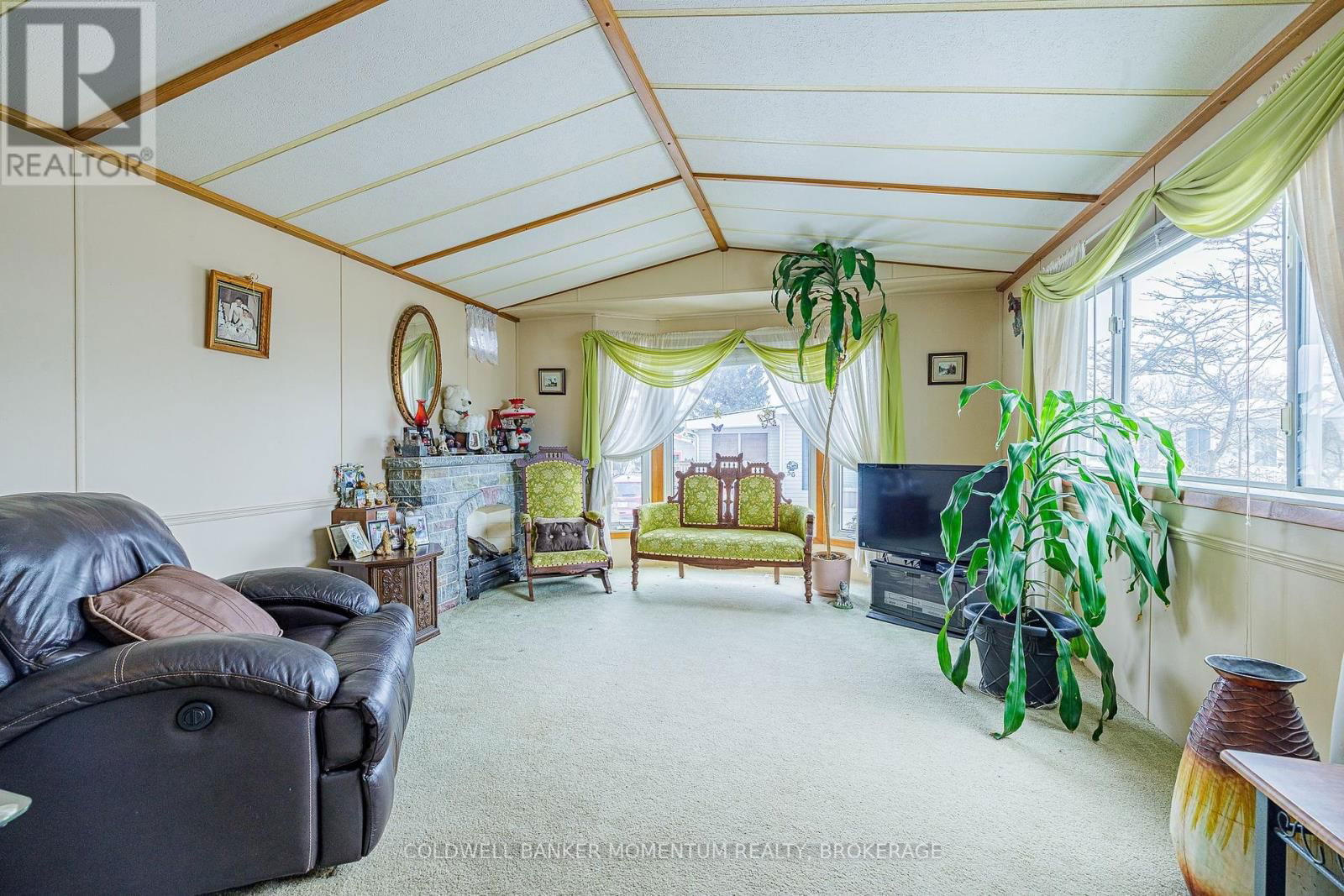 52 - 3033 TOWNLINE ROAD Image 14