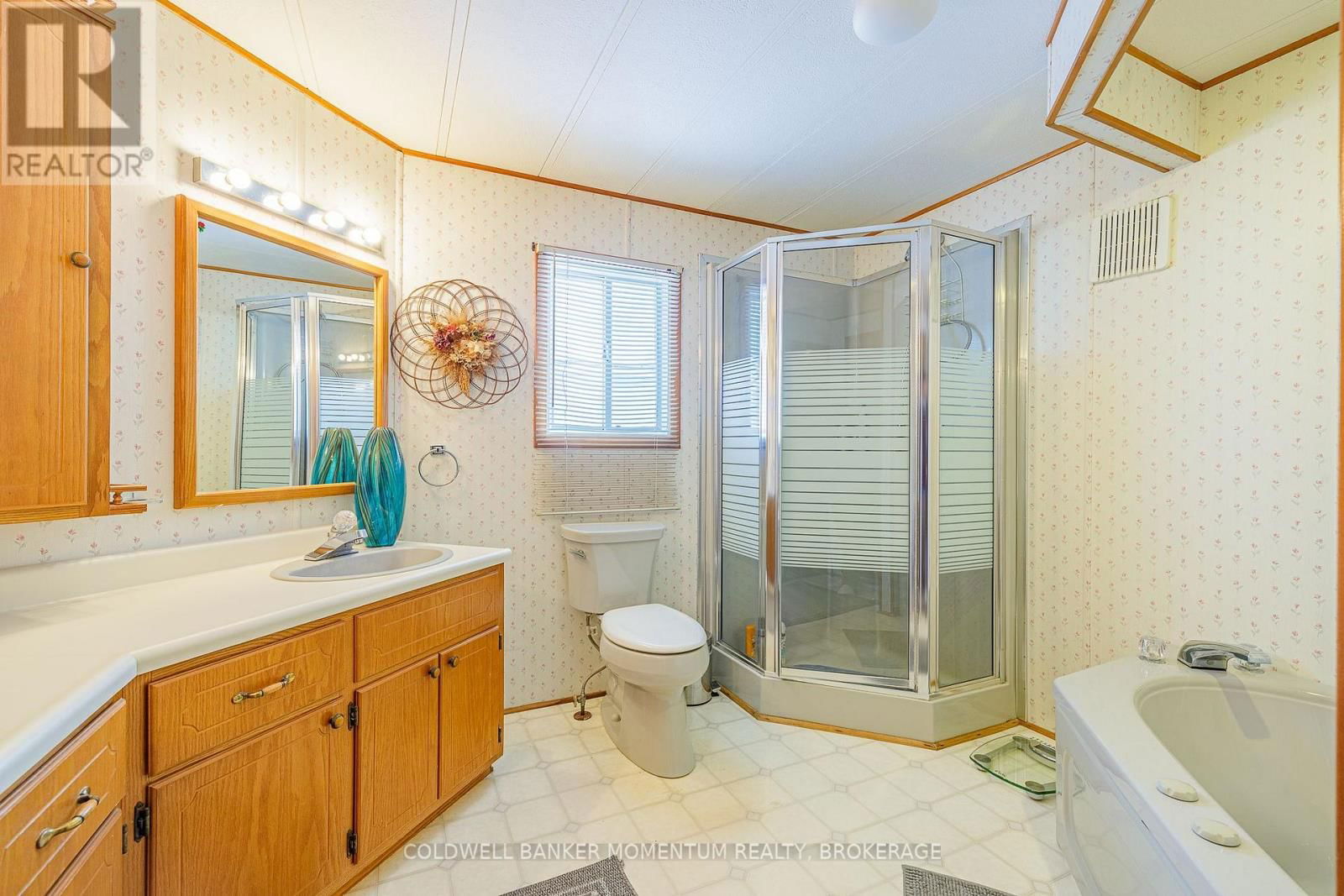 52 - 3033 TOWNLINE ROAD Image 23