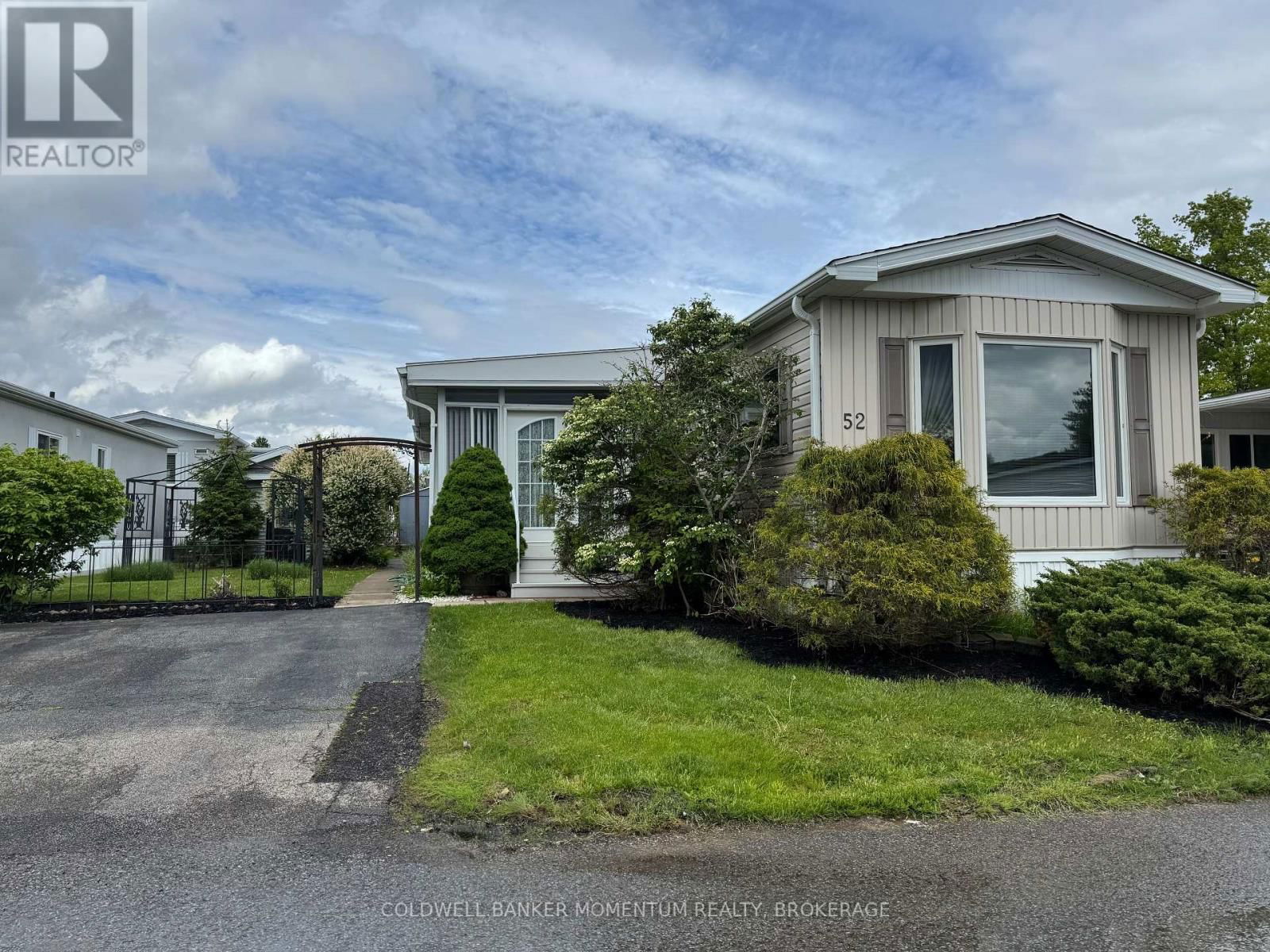 52 - 3033 TOWNLINE ROAD Image 3