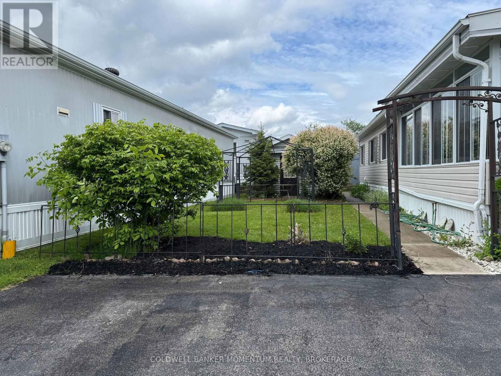 52 - 3033 TOWNLINE ROAD Image 6