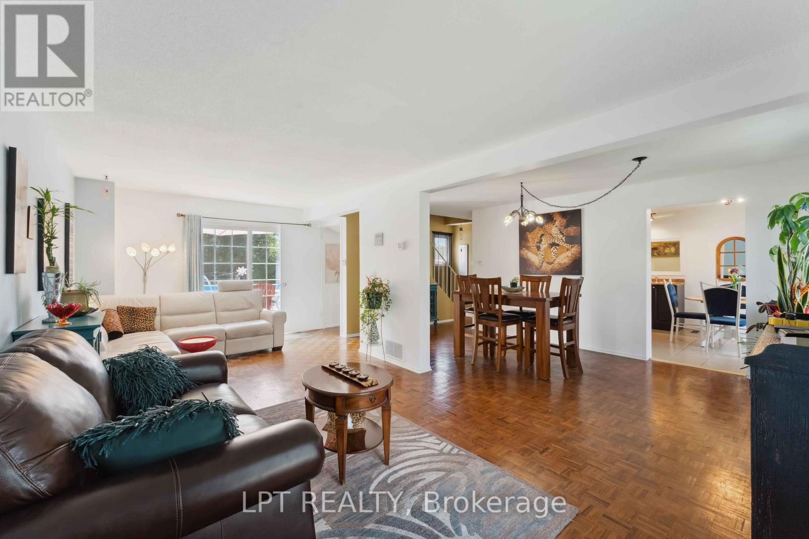 61 FIELDGATE DRIVE Image 15