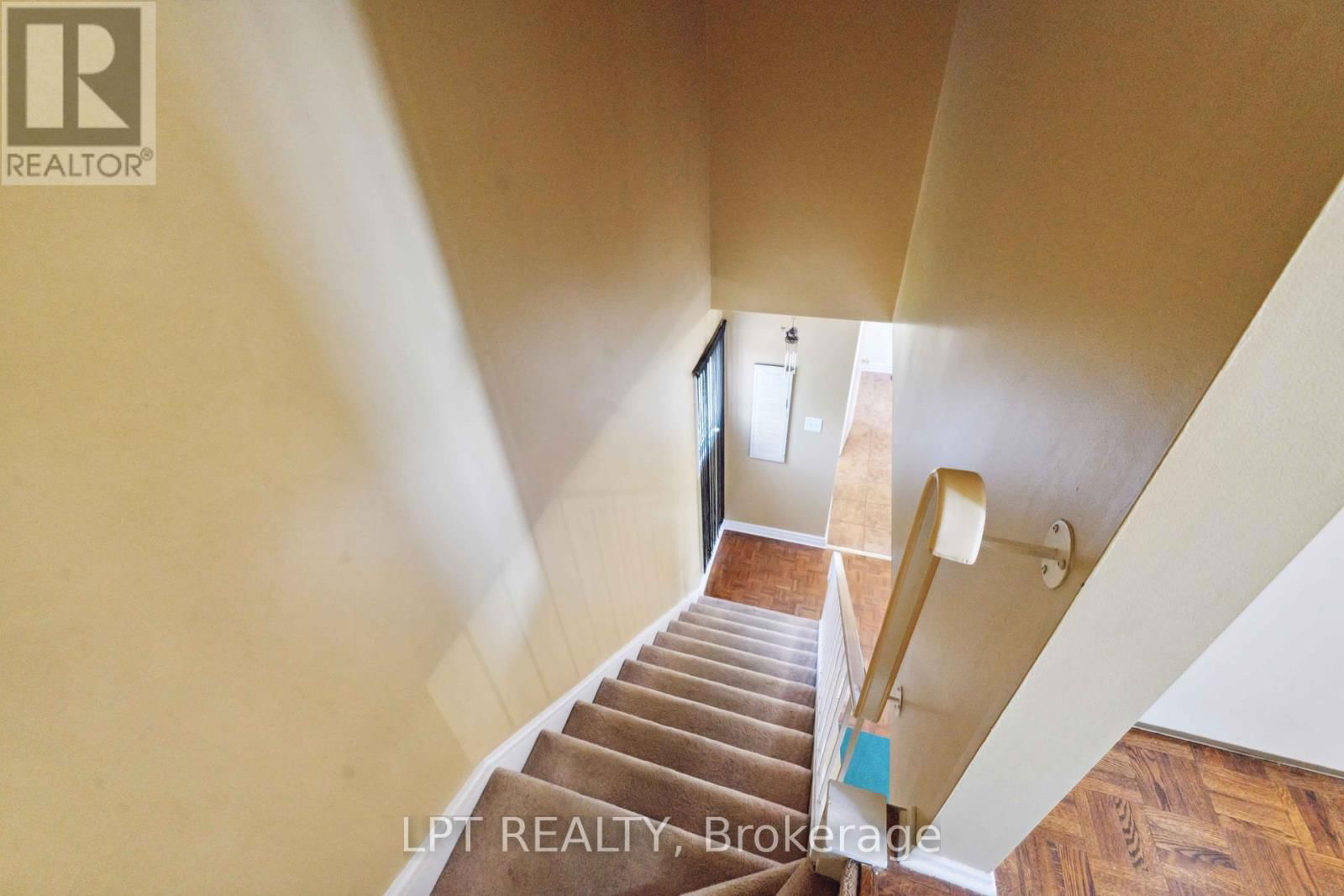 61 FIELDGATE DRIVE Image 19