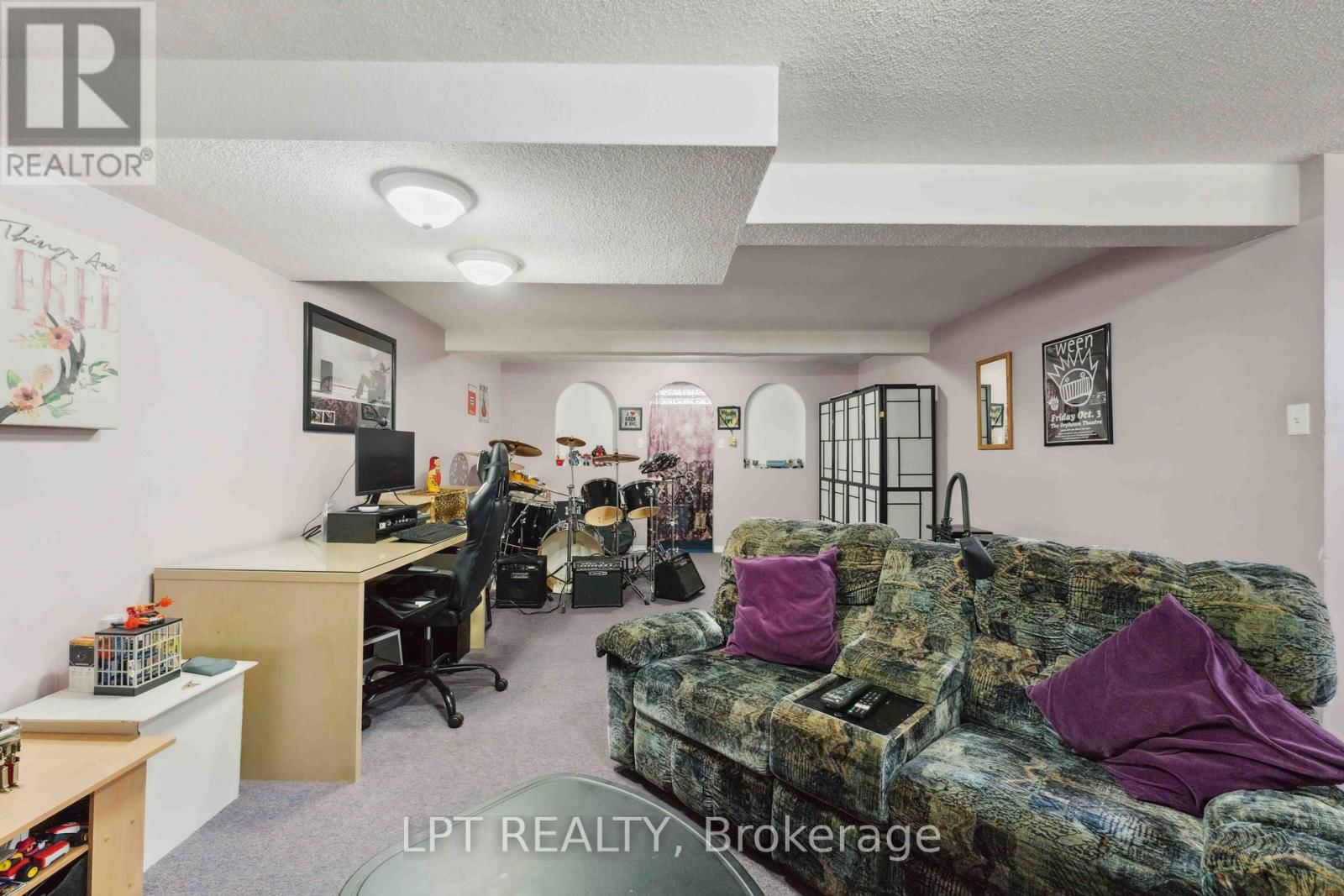 61 FIELDGATE DRIVE Image 31