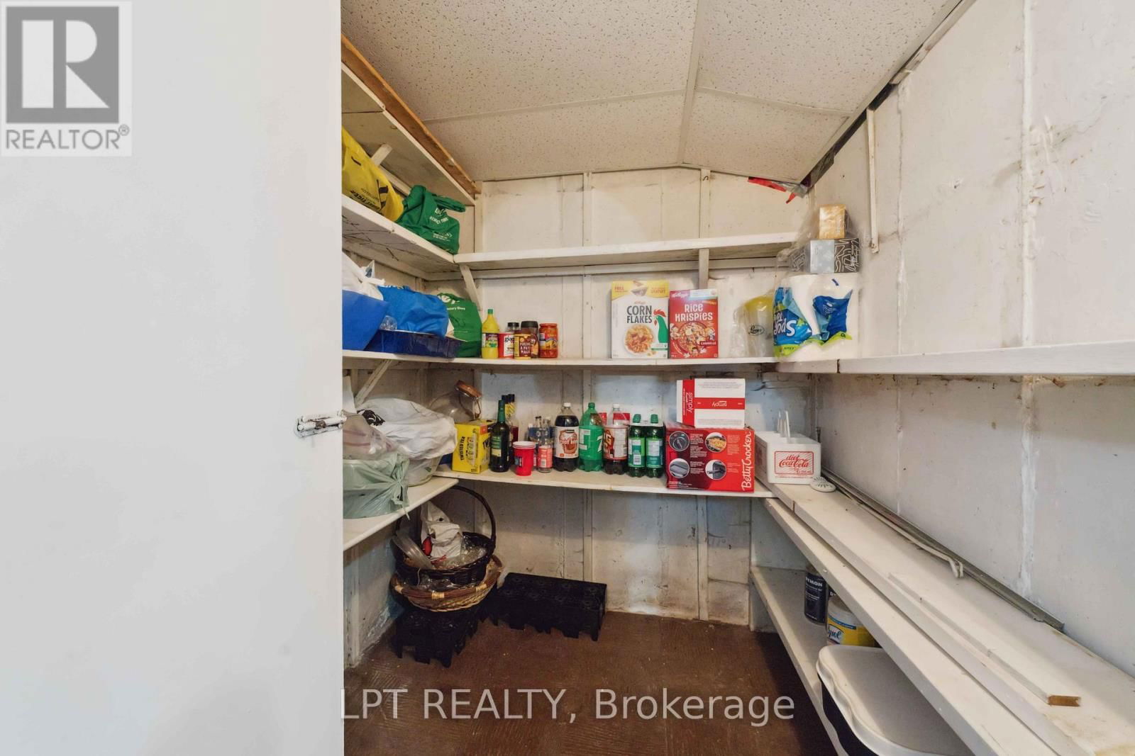 61 FIELDGATE DRIVE Image 33