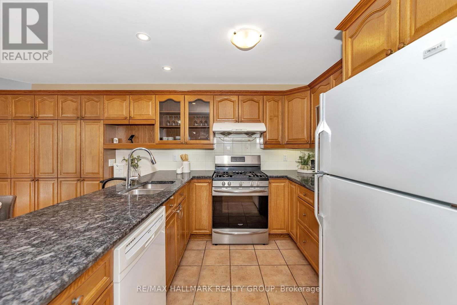 63 NEWBOROUGH CRESCENT Image 4