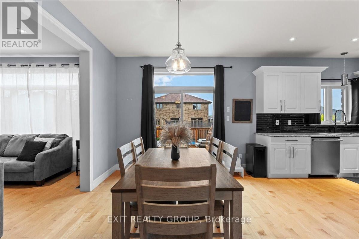 32 VERTIS COURT Image 13