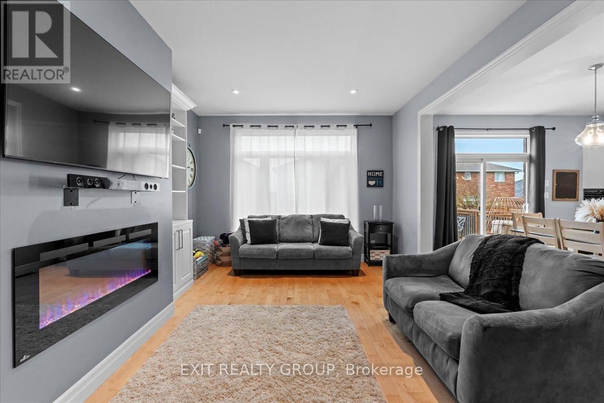 32 VERTIS COURT Image 17