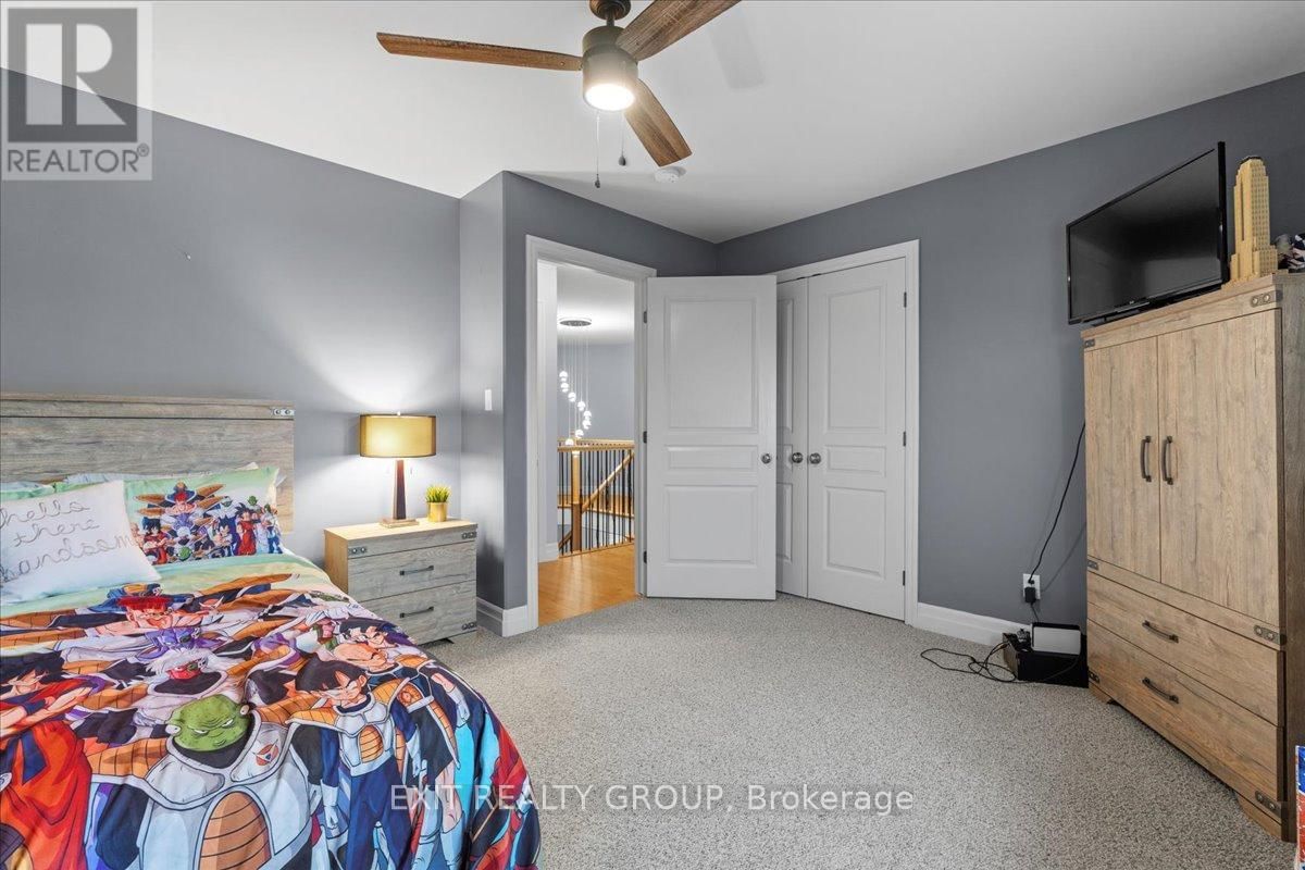 32 VERTIS COURT Image 25